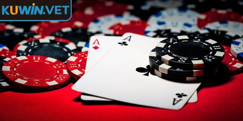 Thứ tự các tay bài mạnh giúp người chơi dễ dàng tính toán chiến thuật
